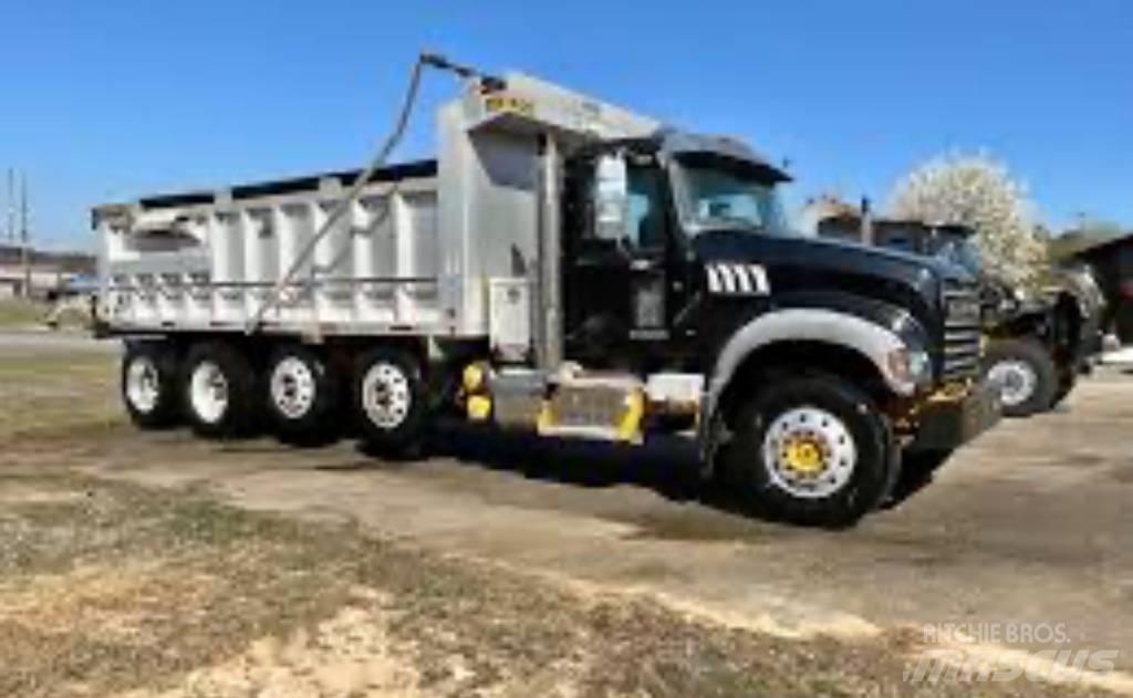 Mack GU 713 自卸式货车