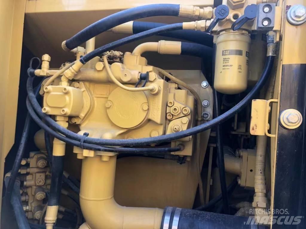 CAT 318C 履带挖掘机