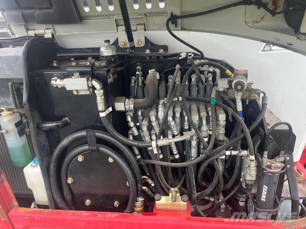 Takeuchi TB 230 小型挖掘机