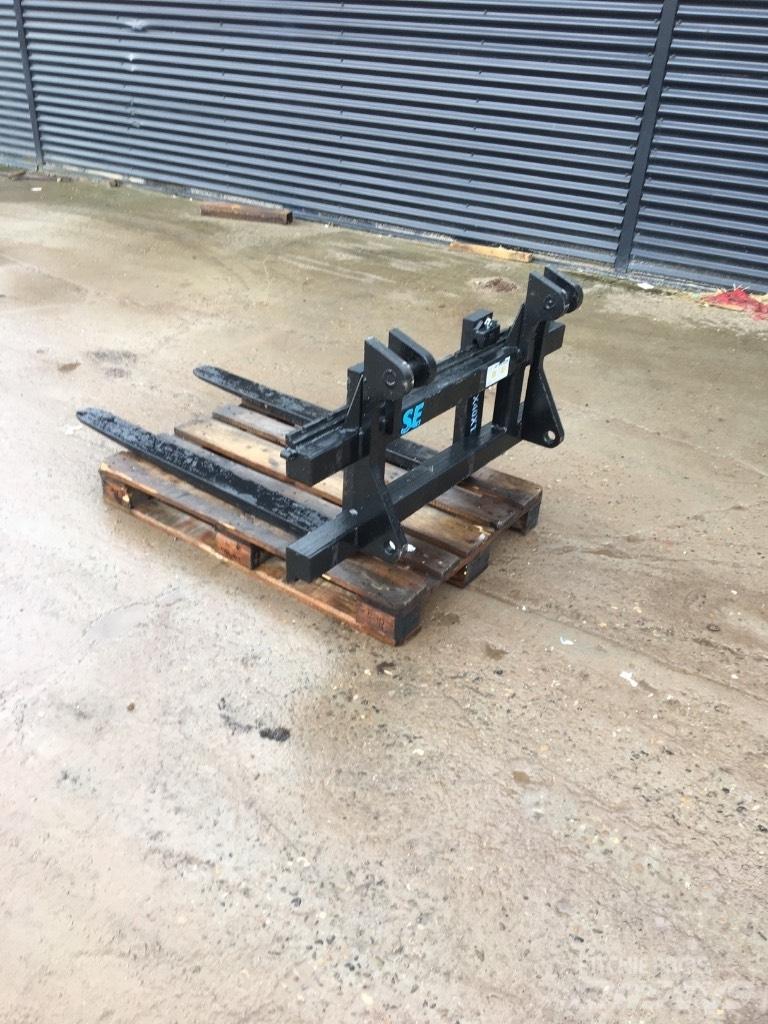  SE AB Terex TL65-80 叉子
