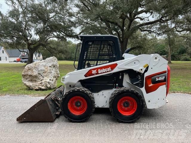 Bobcat S 62 滑移装载机