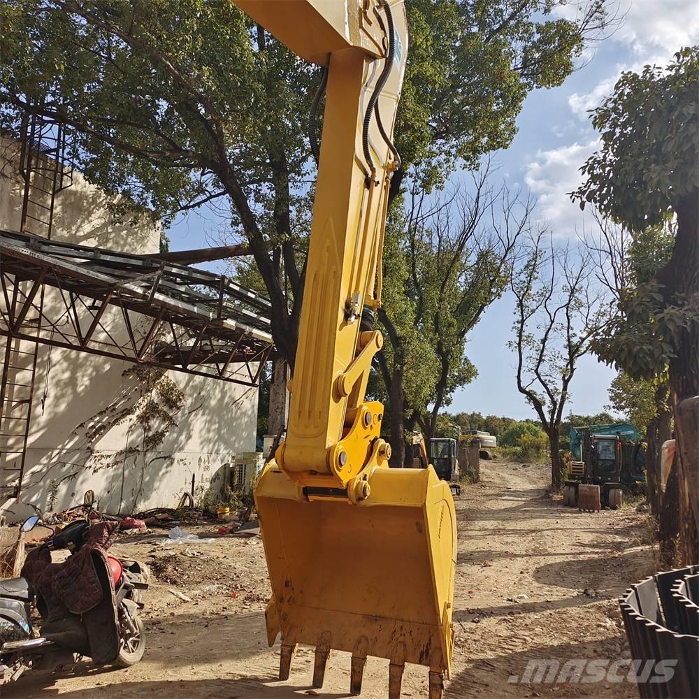Komatsu PC 240 履带挖掘机