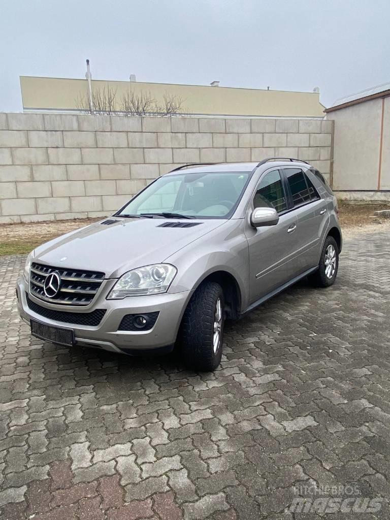 Mercedes-Benz ML 320 汽车