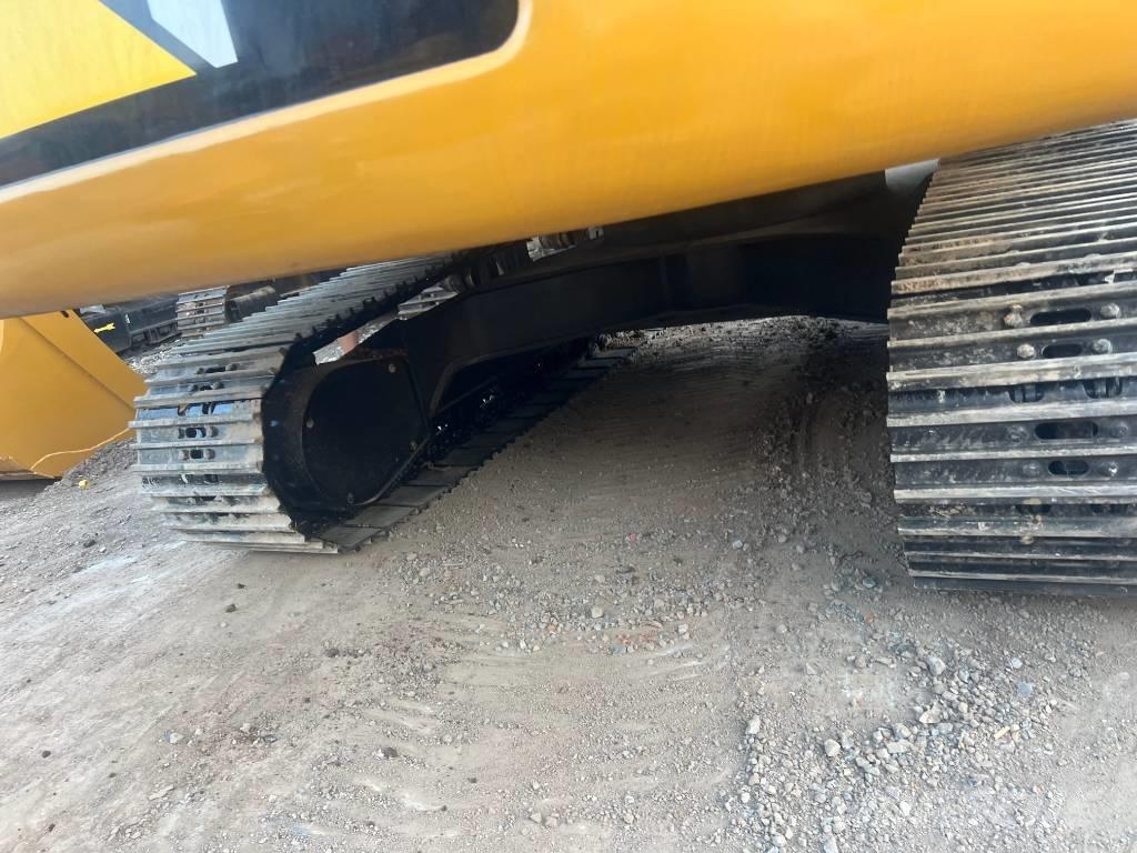 CAT 324 D2L 履带挖掘机