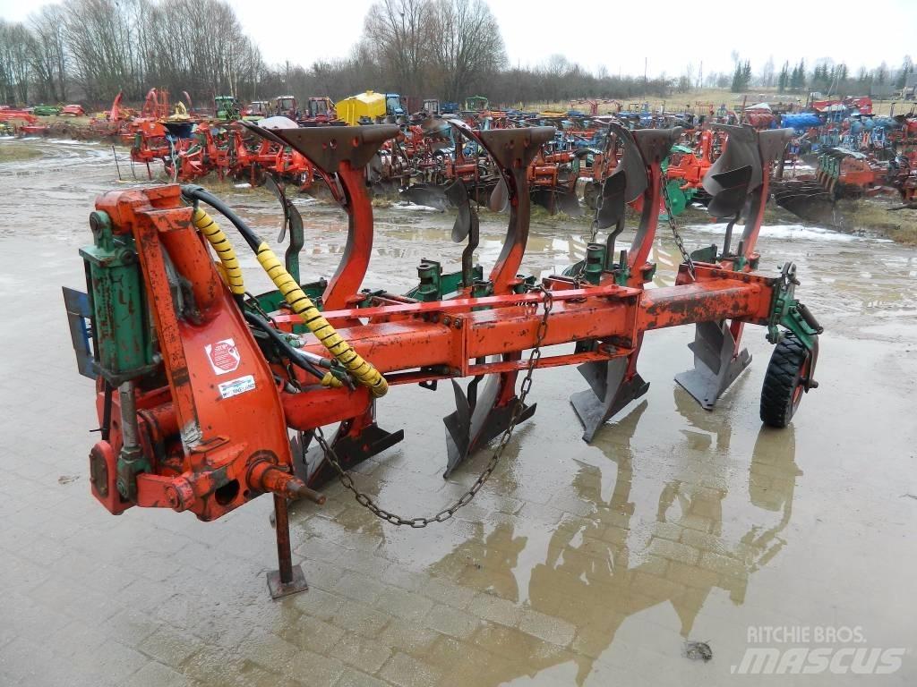 Kverneland E8 双向犁