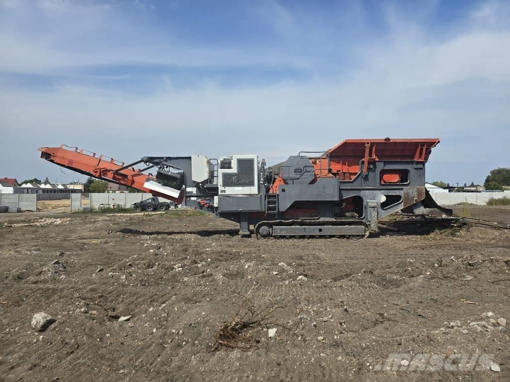 Sandvik QJ 341 移动式破碎机