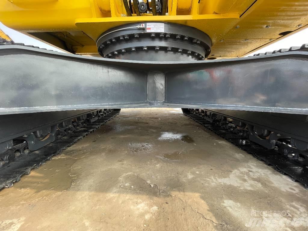 Komatsu PC220-8 履带挖掘机