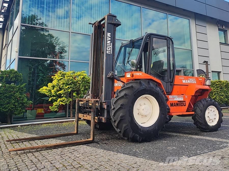 Manitou M 426 CP 越野叉车|叉装车