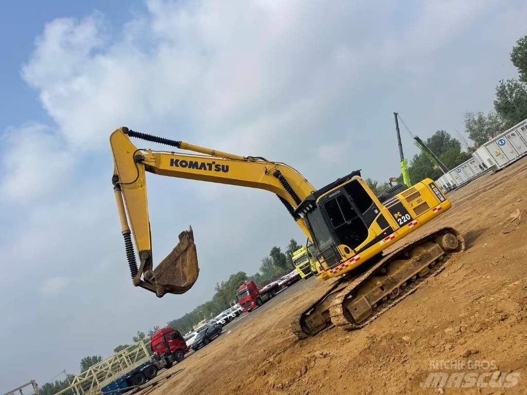 Komatsu pc220-8 履带挖掘机