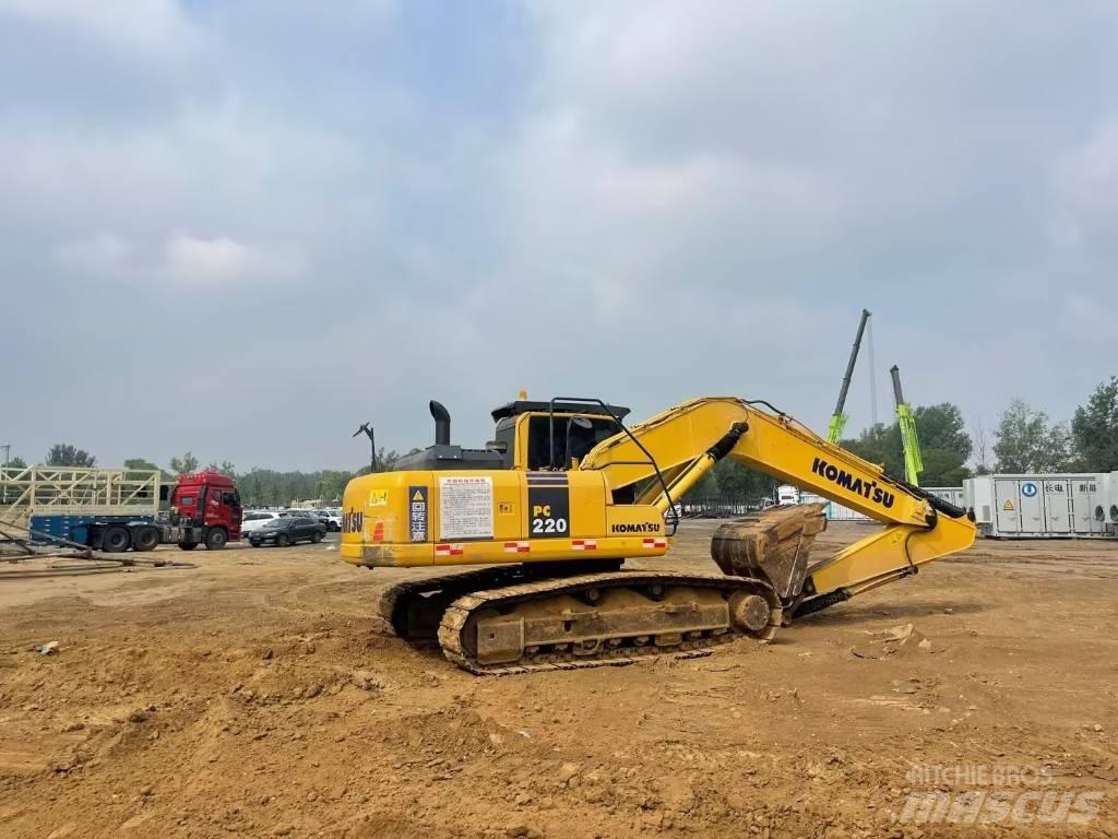 Komatsu pc220-8 履带挖掘机