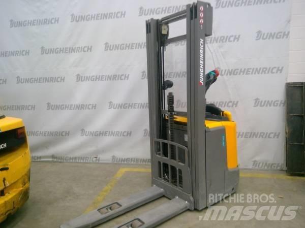 Jungheinrich ERC 212 行走式堆垛机