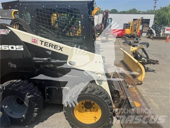 Terex R260S 滑移装载机