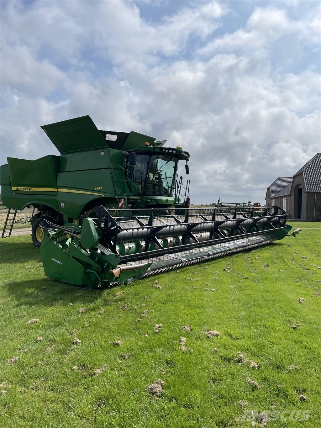 John Deere S 680 联合收割机