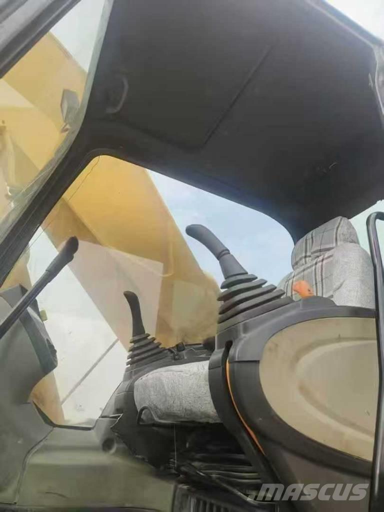 Sumitomo SH300 履带挖掘机