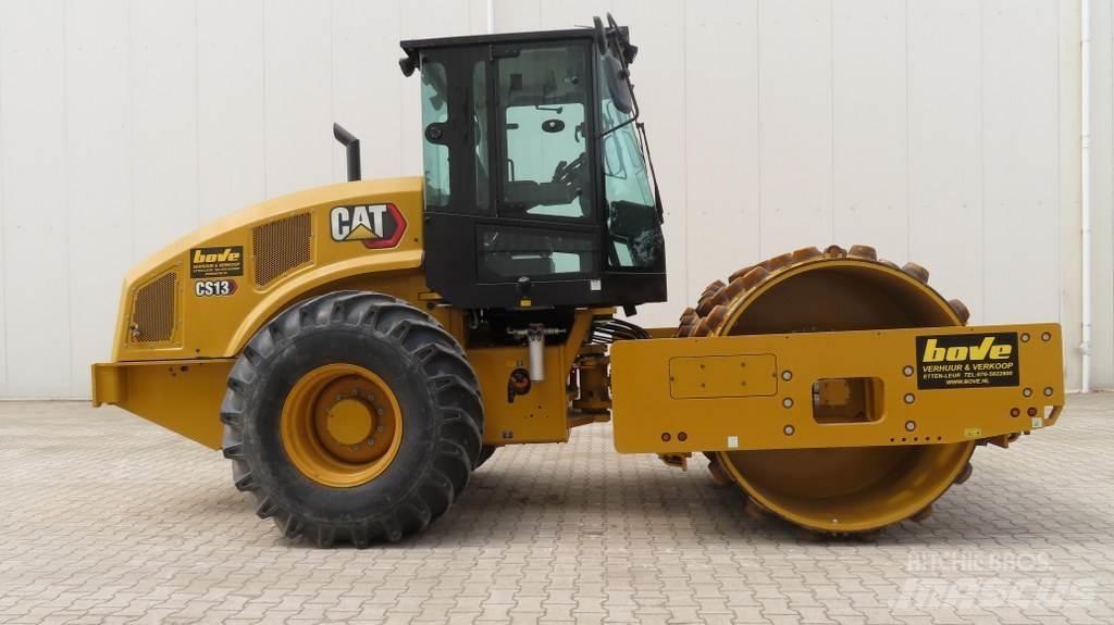 CAT CS13 单轮压路机