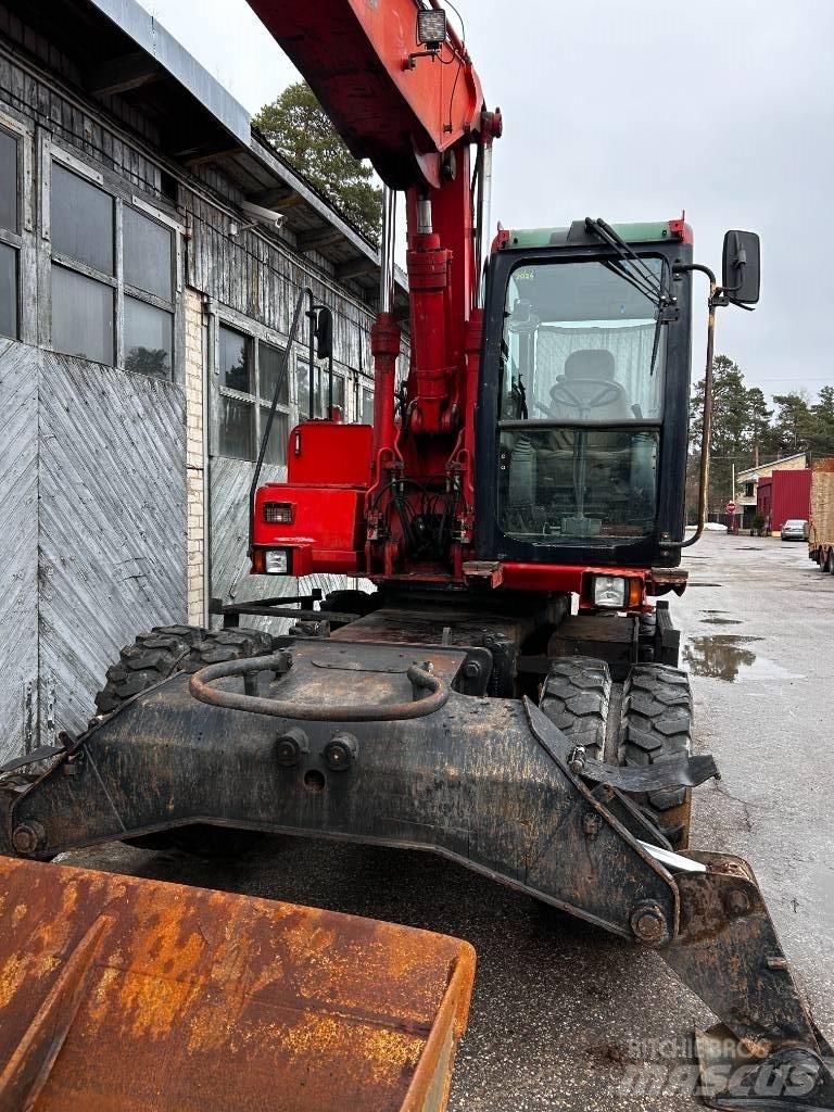 JCB JS 130 W 轮式挖掘机