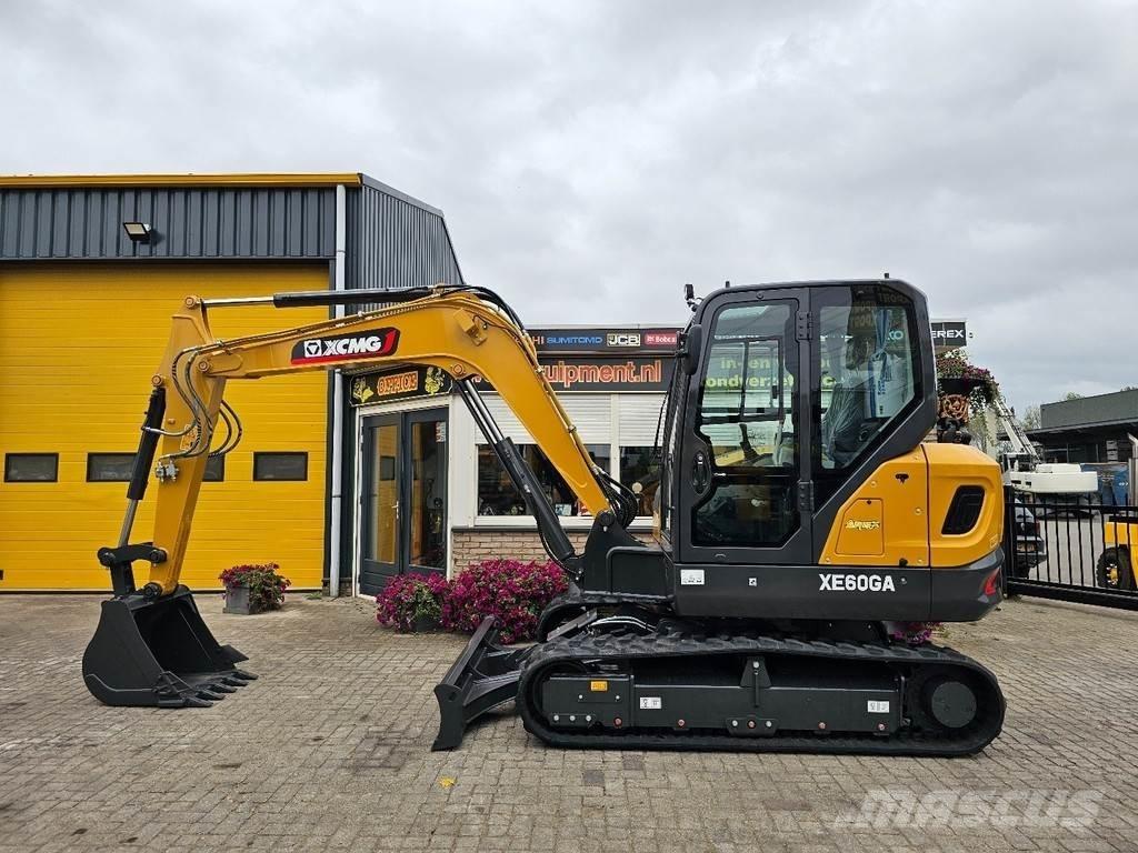 XCMG XE60GA 小型挖掘机