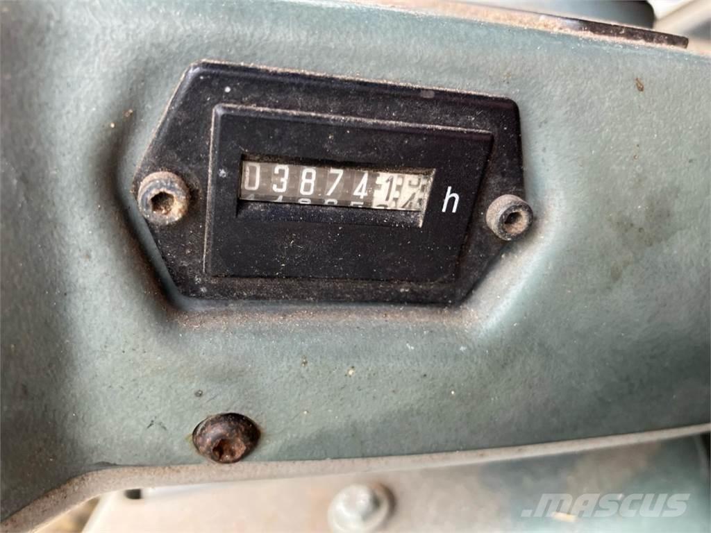 CAT 906 轮式装载机