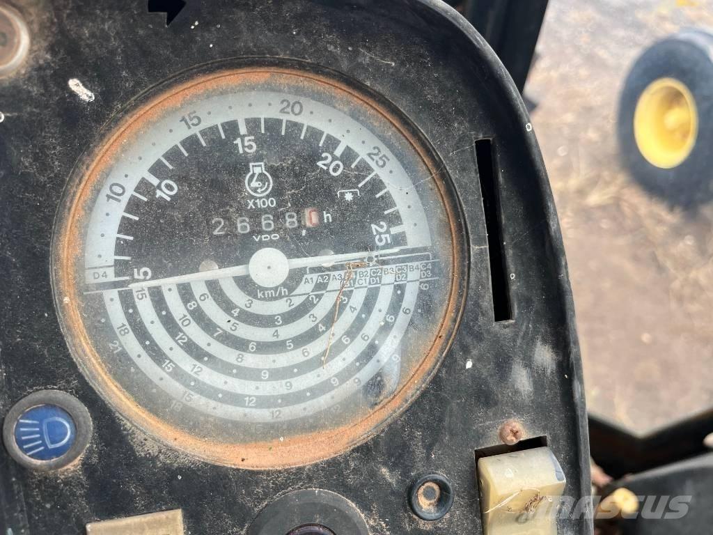 John Deere 4240 S 拖拉机/农用车