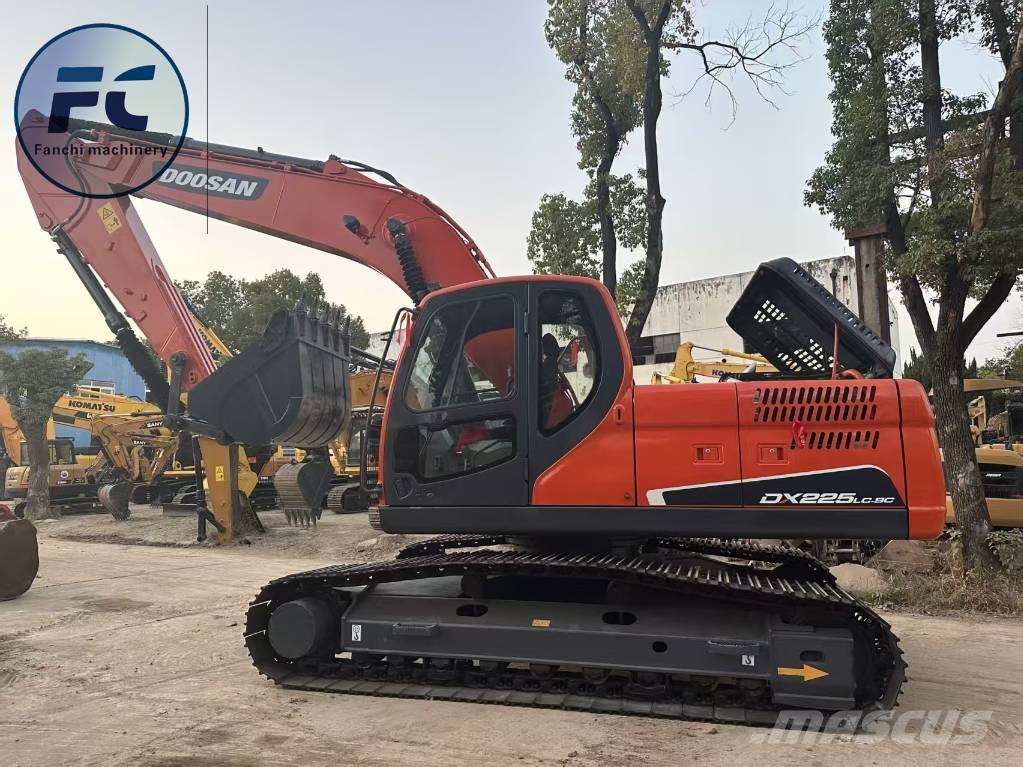 Doosan DX 225 LC 履带挖掘机