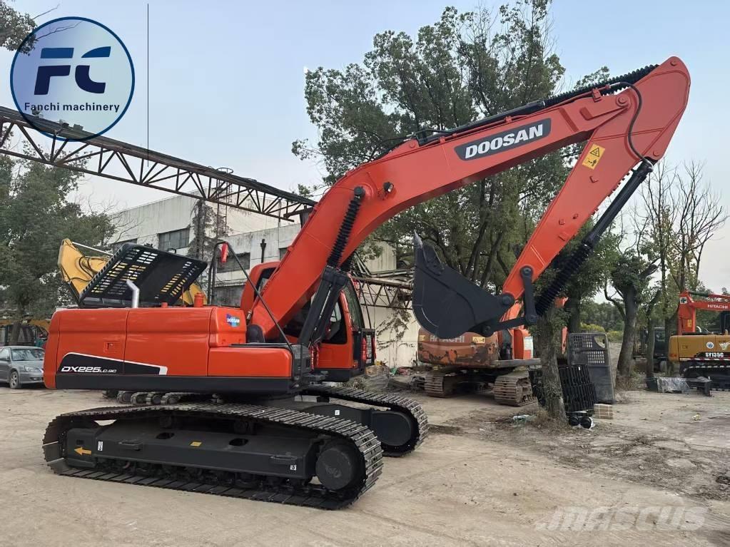 Doosan DX 225 LC 履带挖掘机