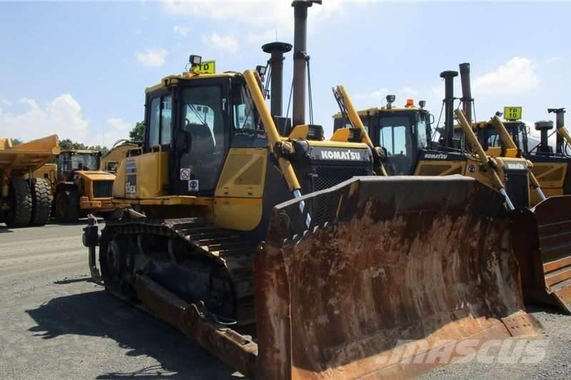 Komatsu D65 EX-16 履带式推土机