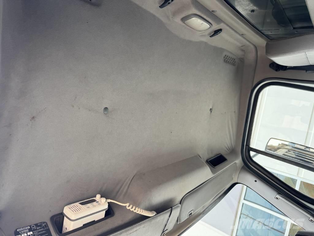 Freightliner M2 自卸式货车