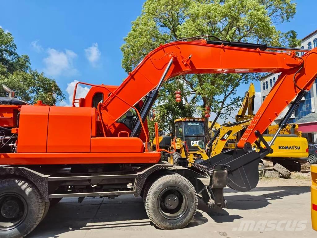 Doosan DH 210 W-7 轮式挖掘机