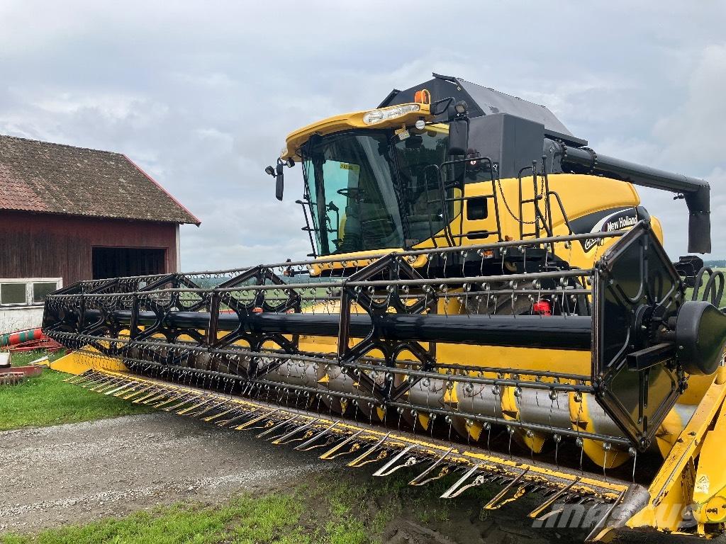 New Holland CR 980 联合收割机