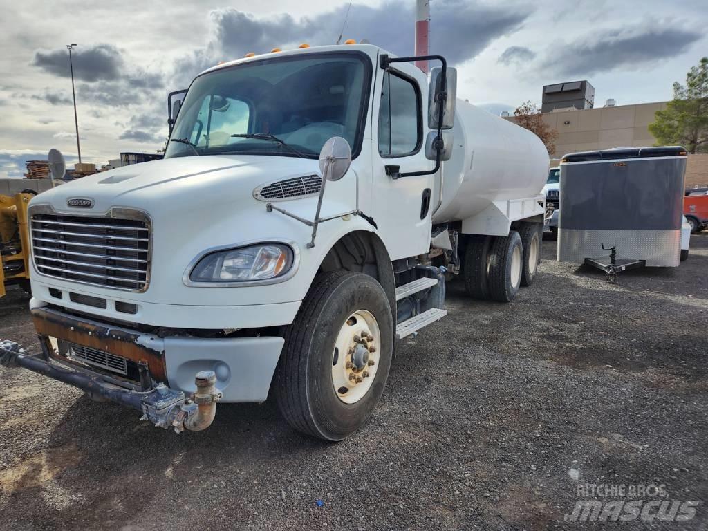 Freightliner M2-106 水罐车