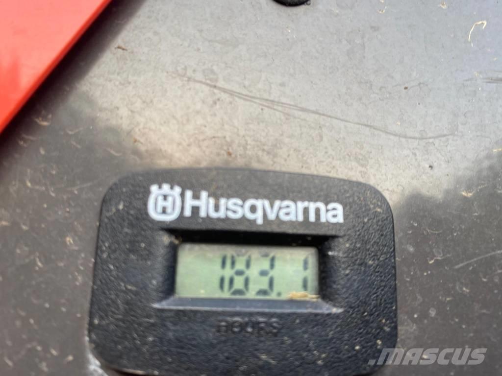 Husqvarna P 525 D 骑乘式割草机