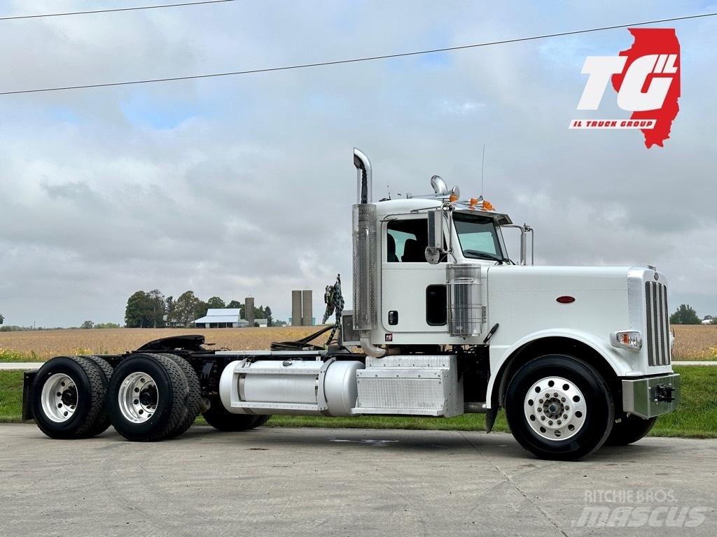 Peterbilt 388 牵引车