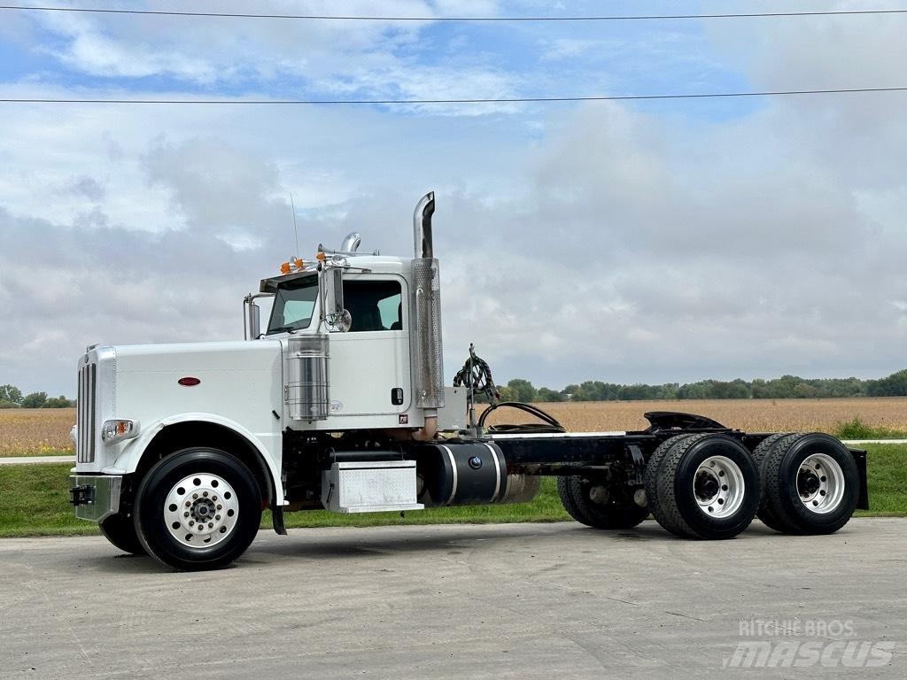 Peterbilt 388 牵引车