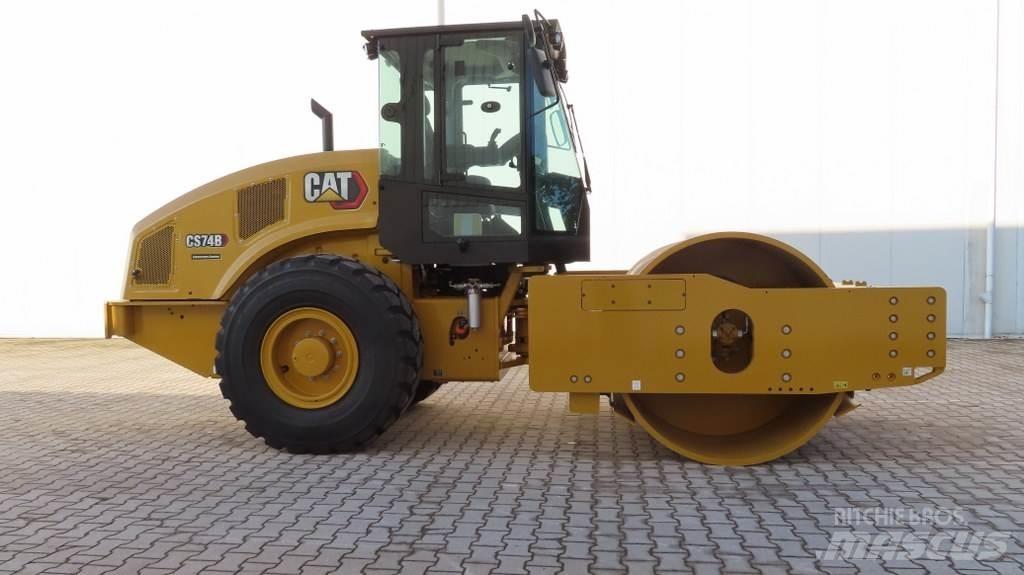CAT CS74B 单轮压路机