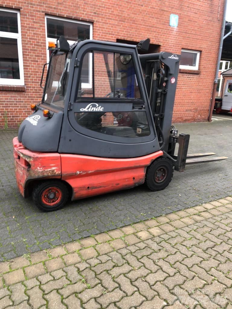 Linde E 30 电动叉车