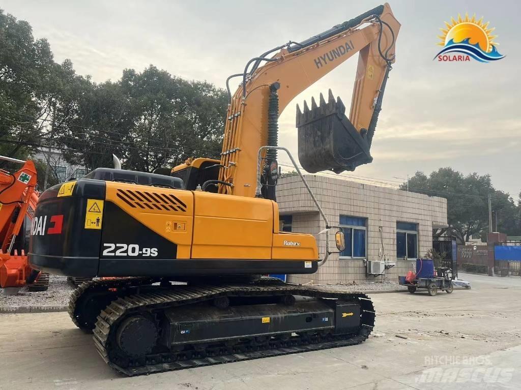 Hyundai R220-9S 轮式挖掘机