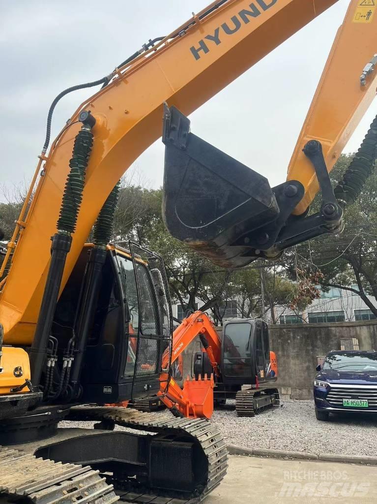 Hyundai R220-9S 轮式挖掘机