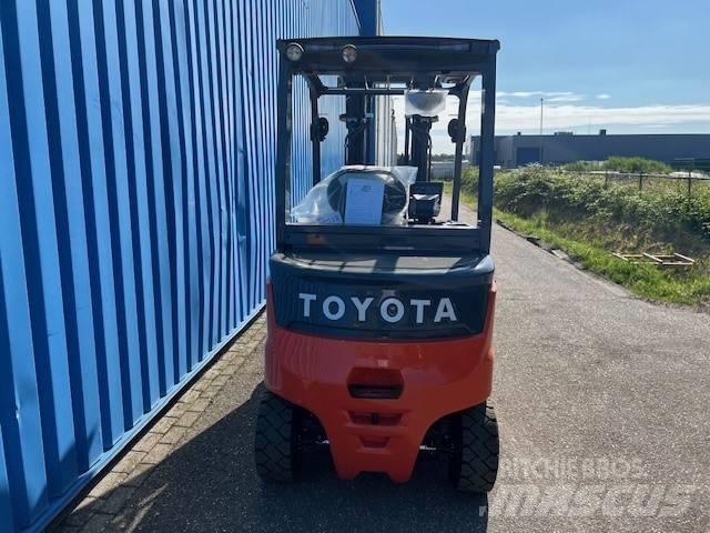 Toyota Traigo 80 电动叉车