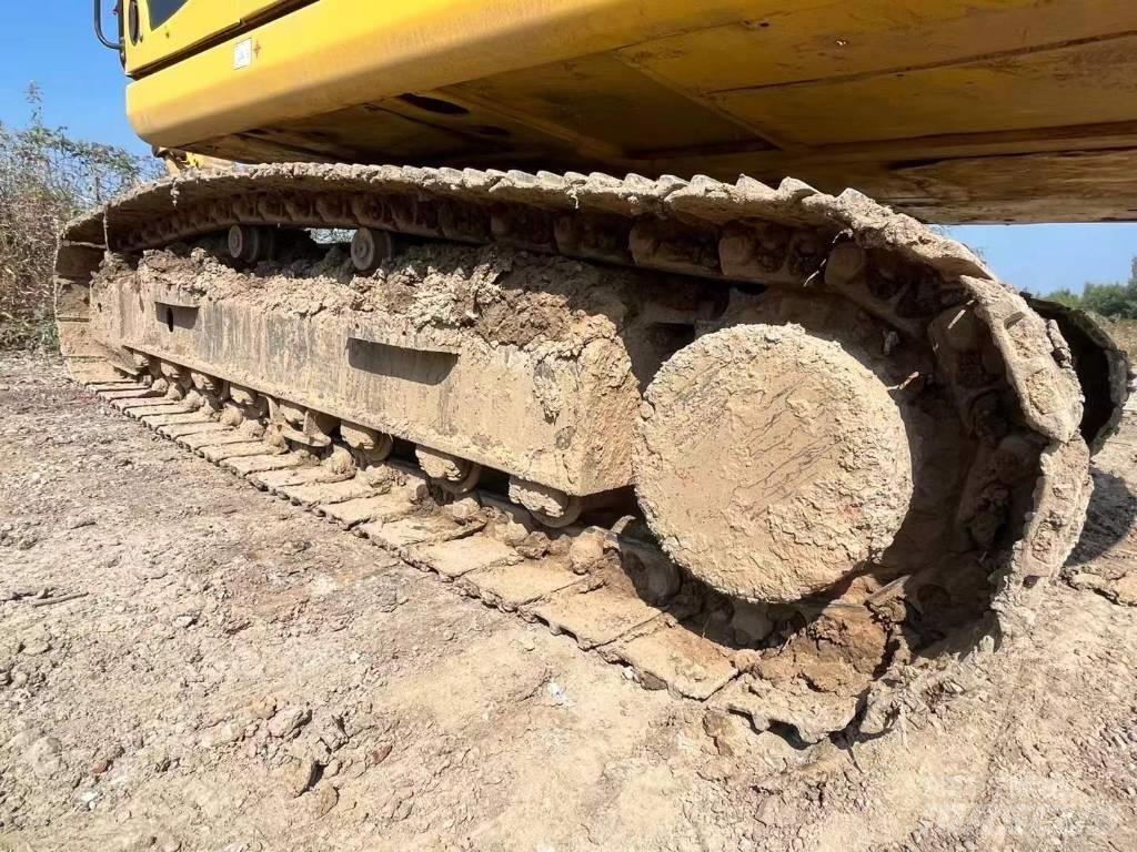 Komatsu PC 220 履带挖掘机