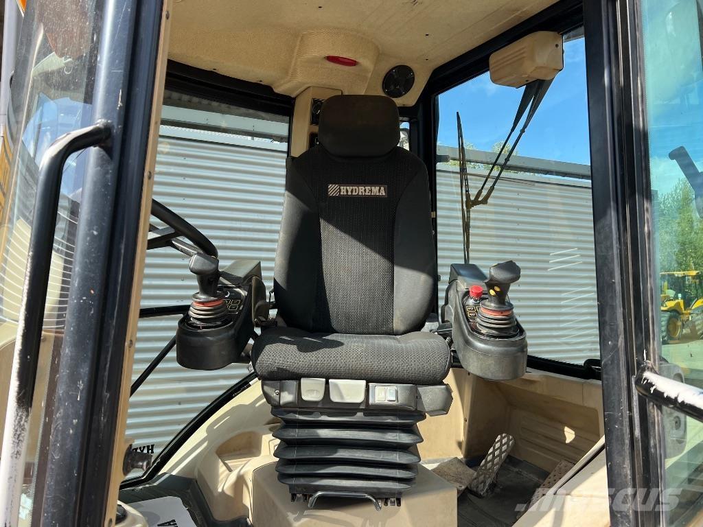 Hydrema 906 E 反铲装载机