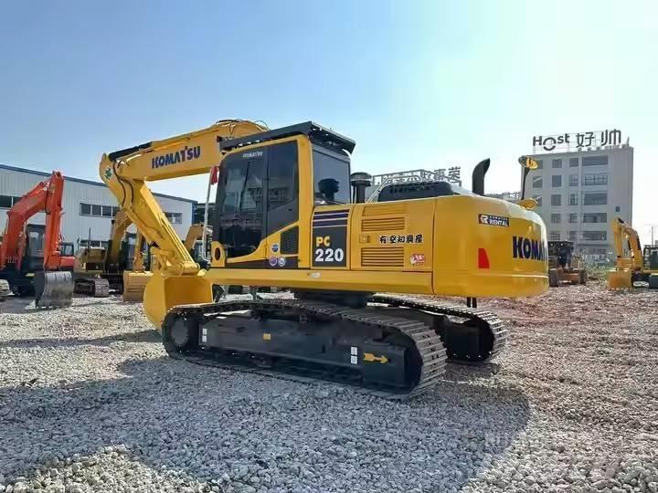Komatsu PC 220 履带挖掘机