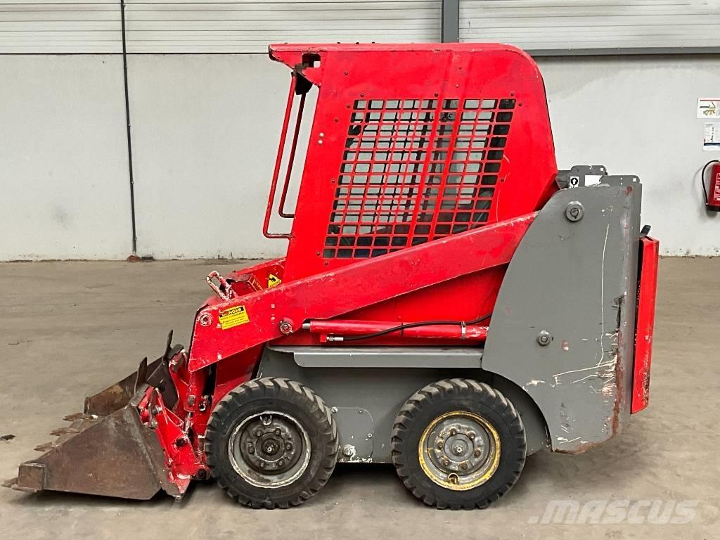Gehl SL1640 E 滑移装载机