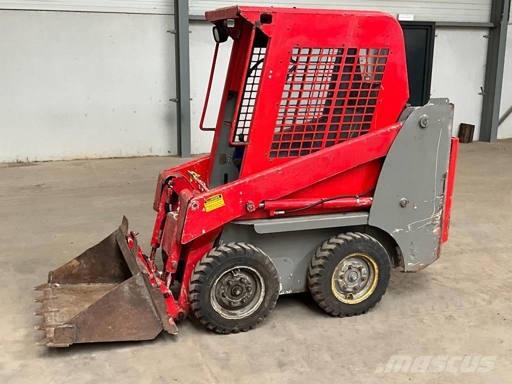 Gehl SL1640 E 滑移装载机
