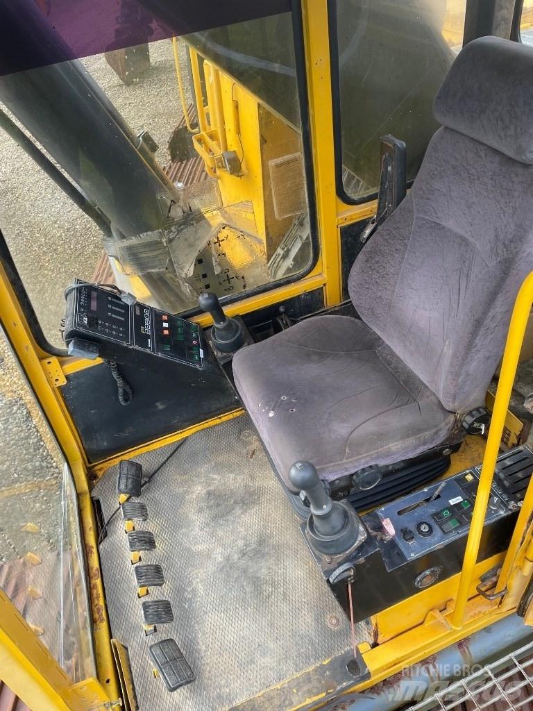Volvo EC450 履带挖掘机