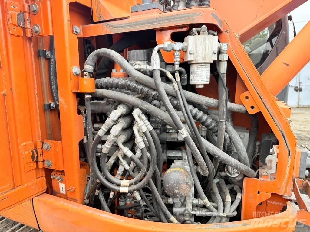 Doosan DX 140 LCR 履带挖掘机