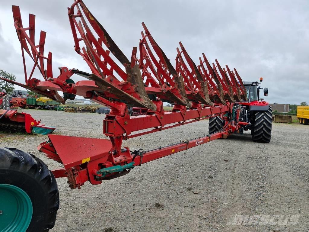 Kverneland PB100 双向犁