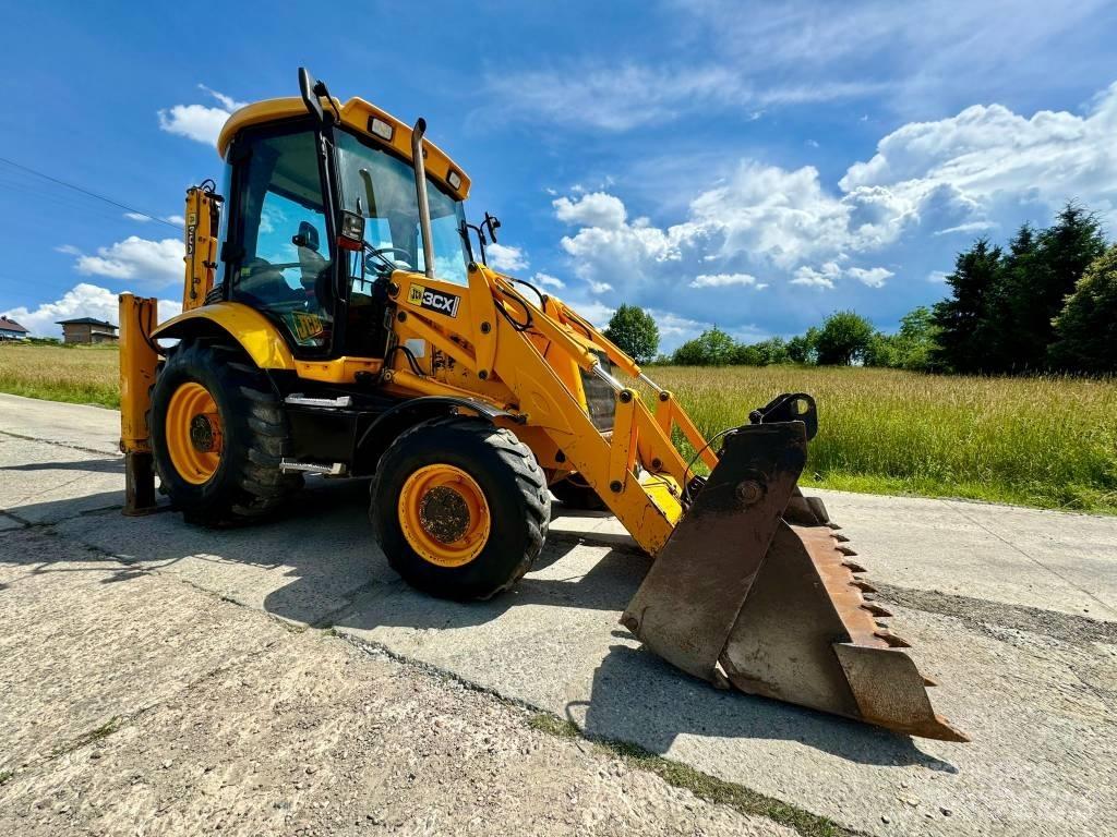 JCB 3CX 反铲装载机