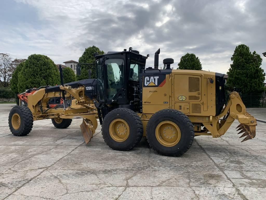 CAT 120 M 2 平地机/推土机