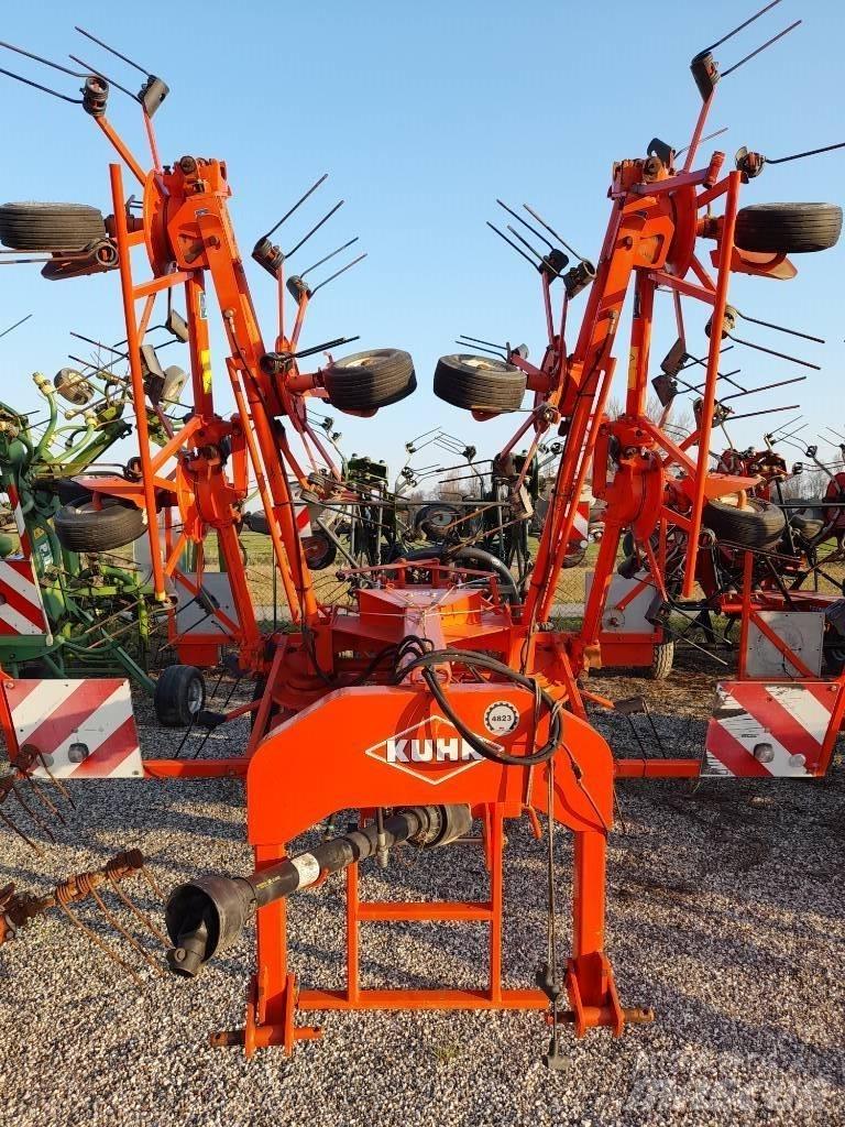 Kuhn GF 8501 T 犁耙和摊草机