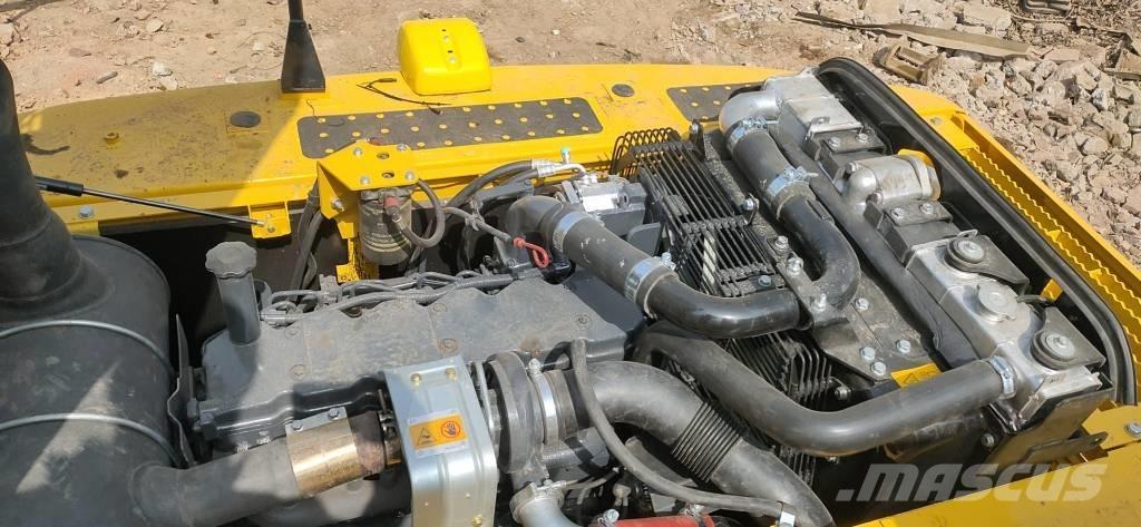 Komatsu pc200-8 履带挖掘机